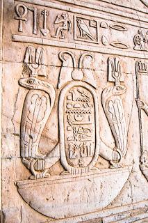 Sistema de escritura de los antiguos egipcios. Figuras en alto-relieve Fotografia_viaje_Egipto.Abuelohara