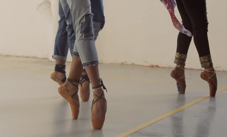 ¿Sabeis que es el hiplet? Desigual lo incorpora a su nueva campaña. ¿Sabeis que es el hiplet? Desigual lo incorpora a su nueva campaña.