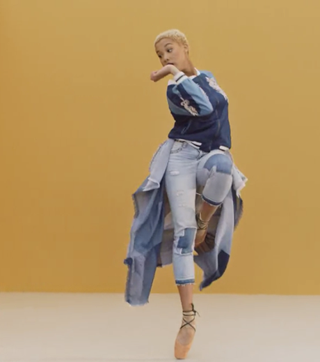 ¿Sabeis que es el hiplet? Desigual lo incorpora a su nueva campaña. ¿Sabeis que es el hiplet? Desigual lo incorpora a su nueva campaña.