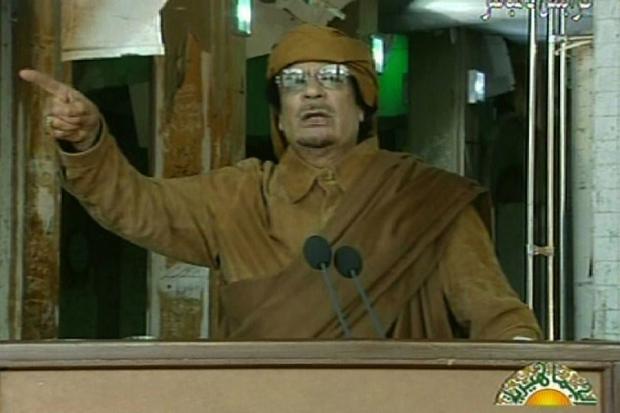 Gadafi: “No me voy a ir, moriré como un mártir”