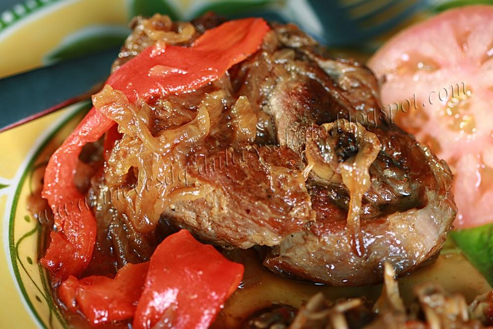 CORDERO ENCEBOLLADO CORDERO ENCEBOLLADO