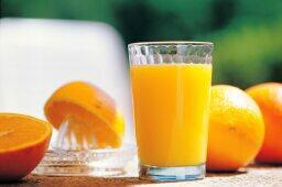zumo naranja Un kiwi+café+zumito en ayunas, descomposición asegurada.