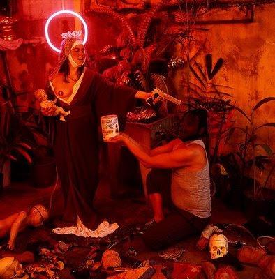 O todo se está escribiendo o ya ha sido escrito O todo se está escribiendo o ya ha sido escrito