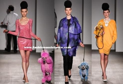 Curiosidades: La propuesta más extravagante de Isaac Mizrahi: perros teñidos del color de la ropa de las modelos de la pasarela
