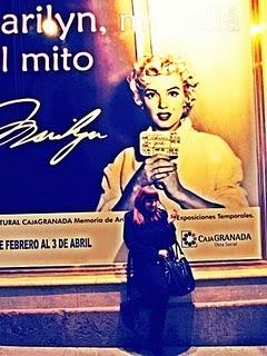 Granada y el Amör saliendo de los Escaparates. Granada y el Amör saliendo de los Escaparates.