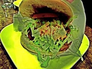 Granada y el Amör saliendo de los Escaparates. Granada y el Amör saliendo de los Escaparates.