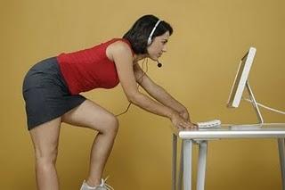 Hacer ejercicio estando sentado en la oficina Hacer ejercicio estando sentado en la oficina