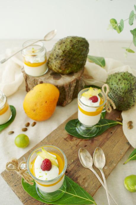 Pannacotta de guanábana con coulis de mango y yogurt, simplemente delicioso Pannacotta de guanábana con coulis de mango y yogurt, simplemente delicioso