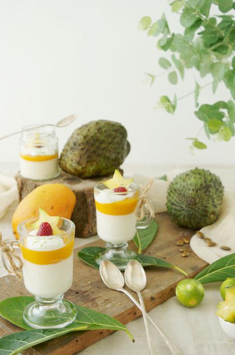 Pannacotta de guanábana con coulis de mango y yogurt, simplemente delicioso Pannacotta de guanábana con coulis de mango y yogurt, simplemente delicioso