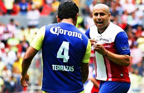 Chivas gana clásico de leyendas 4-3 sobre América disputado en Durango