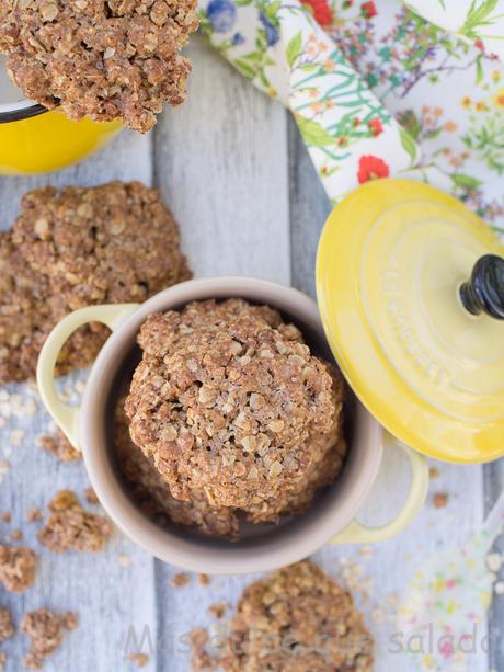 Galletas de avena, muesli de chocolate y aceite de oliva Galletas de avena, muesli de chocolate y aceite de oliva