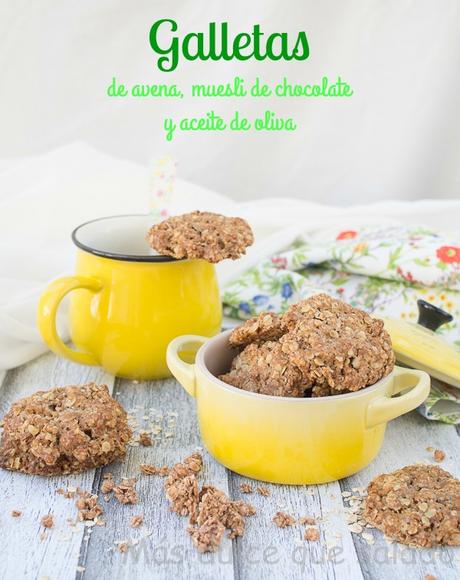 Galletas de avena, muesli de chocolate y aceite de oliva Galletas de avena, muesli de chocolate y aceite de oliva
