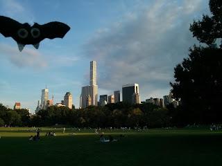 Una gran manzana y un murciélago, Nueva York