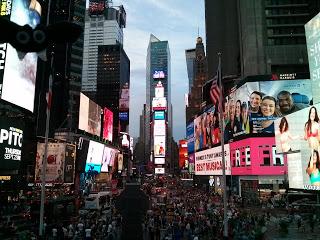 Una gran manzana y un murciélago, Nueva York