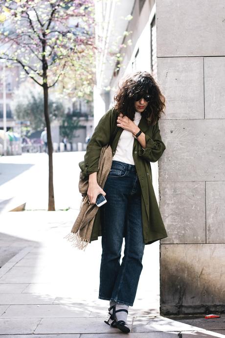 Look del Día: Menbur Sandals SS 17 Jeans urban Outfiters, camiseta Mango, gabardina Topshop, sandalias Menbur