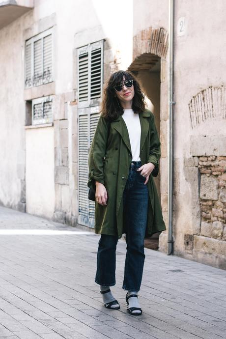 Look del Día: Menbur Sandals SS 17 Jeans urban Outfiters, camiseta Mango, gabardina Topshop, sandalias Menbur