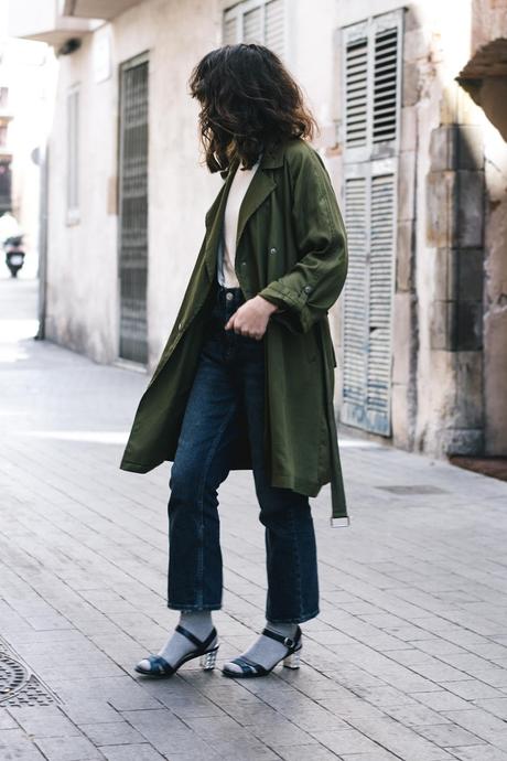 Look del Día: Menbur Sandals SS 17 Jeans urban Outfiters, camiseta Mango, gabardina Topshop, sandalias Menbur