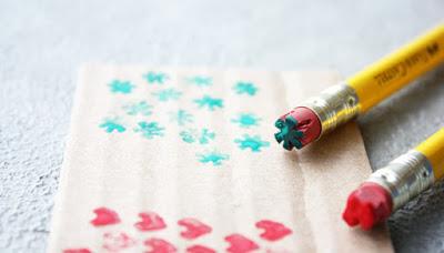 Tallado de sellos / Hand carved stamp Tallado de sellos / Hand carved stamp