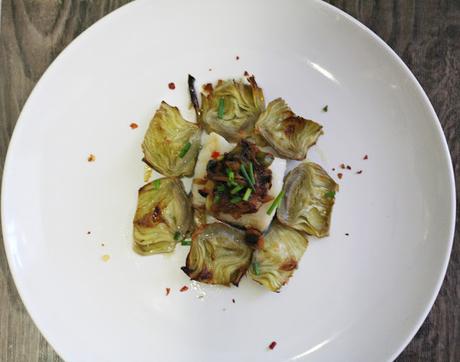 Bacalao a Baja Temperatura con Alcachofas al Horno y Pochado de Cebolla y Ajetes Bacalao a Baja Temperatura con Alcachofas al Horno y Pochado de Cebolla y Ajetes