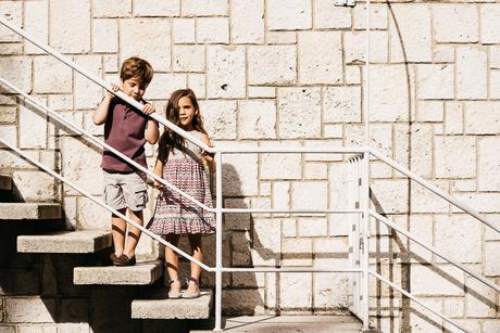 Neck & Neck, the color of dreams Neck & Neck, the color of dreams