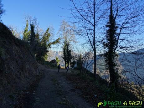 Pista bajando de el Combu