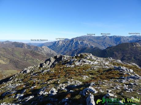 Vista desde Peña Gradura del Naranco, Aramo y la Forcá