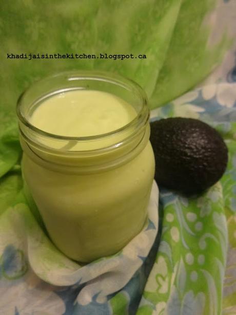 SMOOTHIE À L’AVOCAT / AVOCADO SMOOTHIE / BATIDO DE AGUACATE / عصير الأفوكادو