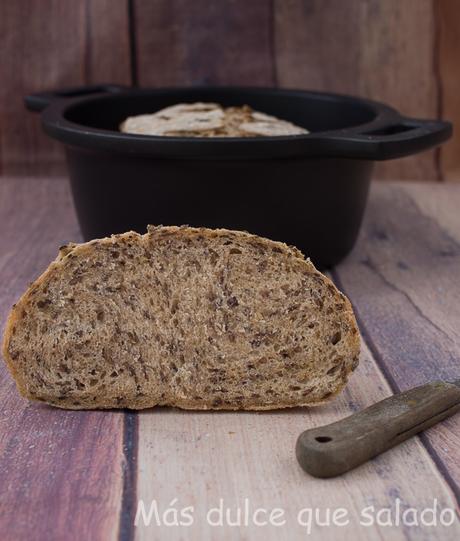 Pan de trigo y semillas de lino Pan de trigo y semillas de lino