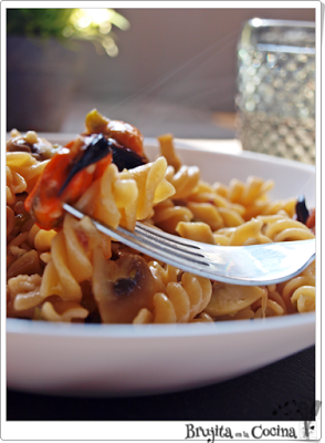 Pasta con champiñones y mejillones