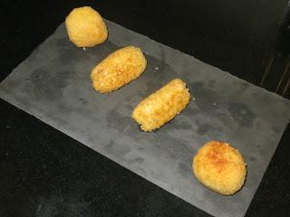 CROQUETAS DE QUESO Y GULAS CROQUETAS DE QUESO Y GULAS
