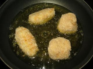 CROQUETAS DE QUESO Y GULAS CROQUETAS DE QUESO Y GULAS