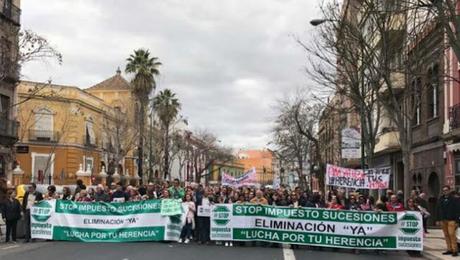 LUCHA DESIGUAL Y EJEMPLO MUNDIAL DE DEGRADACIÓN POLÍTICA