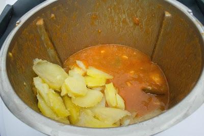 Sepia con patatas en salsa hecha con Thermomix