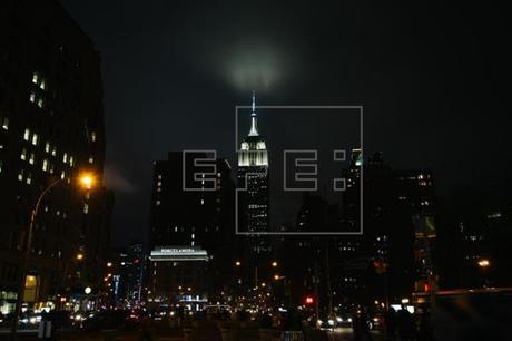 El Empire State Building, anoche durante la Hora del Planeta. EFE