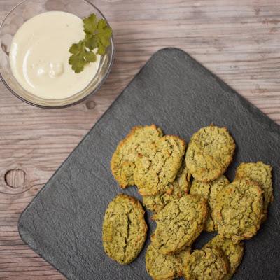 Falafel con salsa de hummus y yogur