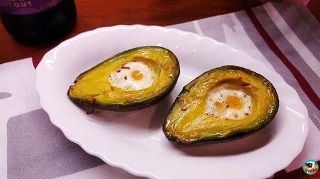 Aguacates con huevo de codorniz Aguacates con huevo de codorniz