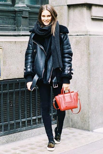 ¿Sabes cómo es la cazadora preferida de las famosas y cómo se llama? Shearling lined leather jackets 6
