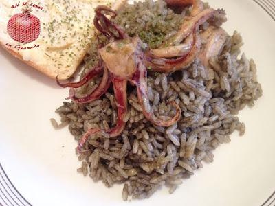 Arroz negro con calamares