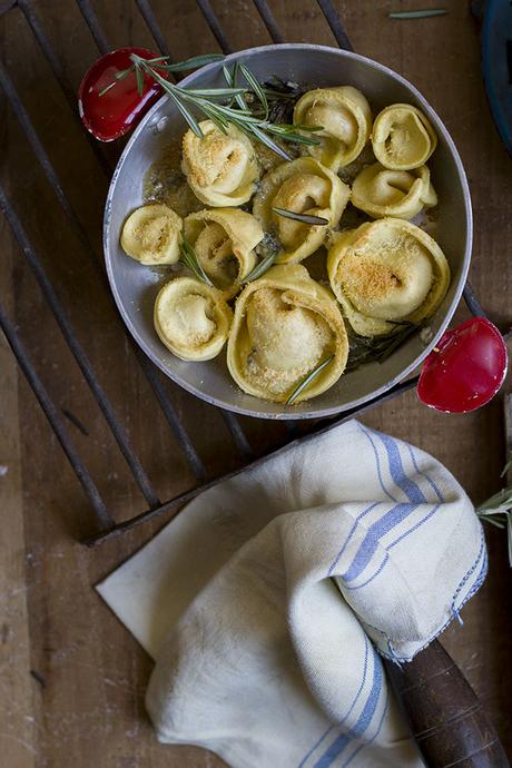TORTELLONI DE CALABAZA Y AMARETTO TORTELLONI DE CALABAZA Y AMARETTO