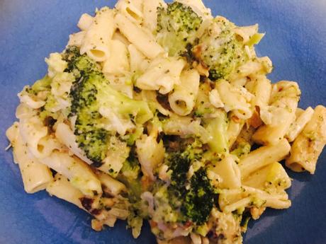 Juego blogueros 2.0: Macarrones con brócoli, queso y anacardos