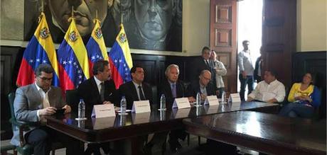 Si magistrados no renuncian, la Fiscal debe cantar Si magistrados no renuncian, la Fiscal debe cantar