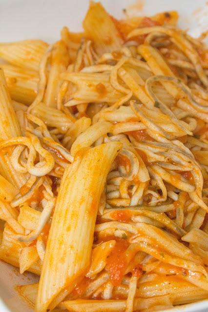 Macarrones con gulas Macarrones con gulas