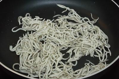 Macarrones con gulas Macarrones con gulas