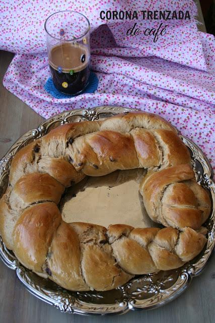 Corona trenzada de café El Ágora de Ángeles corona de pan dulce,pan de café