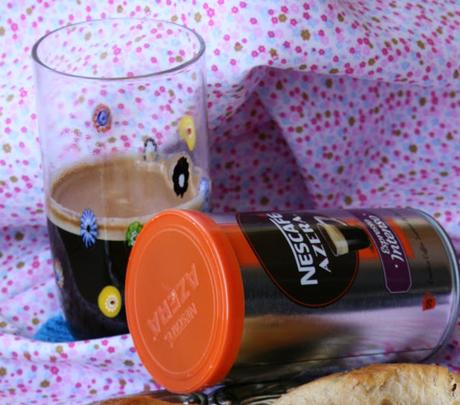 CORONA TRENZADA DE CAFÉ CON PEPITAS DE CHOCOLATE CORONA TRENZADA DE CAFÉ CON PEPITAS DE CHOCOLATE