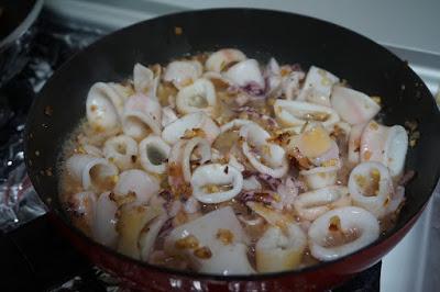 Calamares con salsa de almendras
