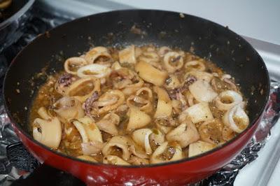 Calamares con salsa de almendras