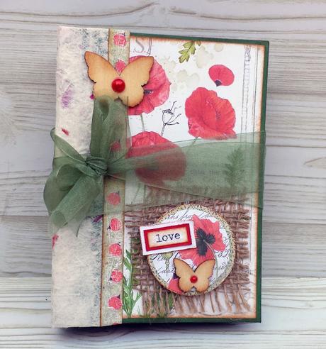 Scrapbooking Tutorial: Mini album in box