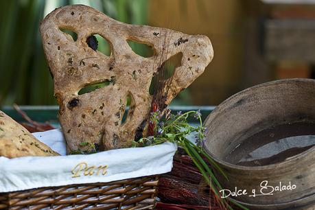 Fougasse con Masa Madre, de Tomates Secos y Hierbas Aromáticas