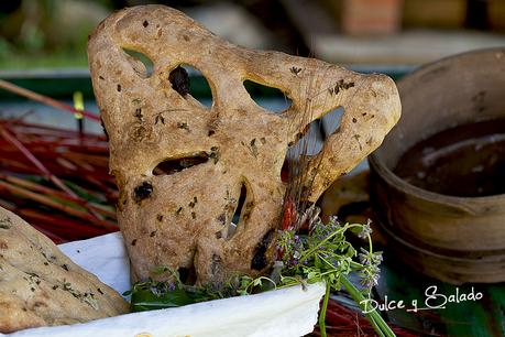 Fougasse con Masa Madre, de Tomates Secos y Hierbas Aromáticas